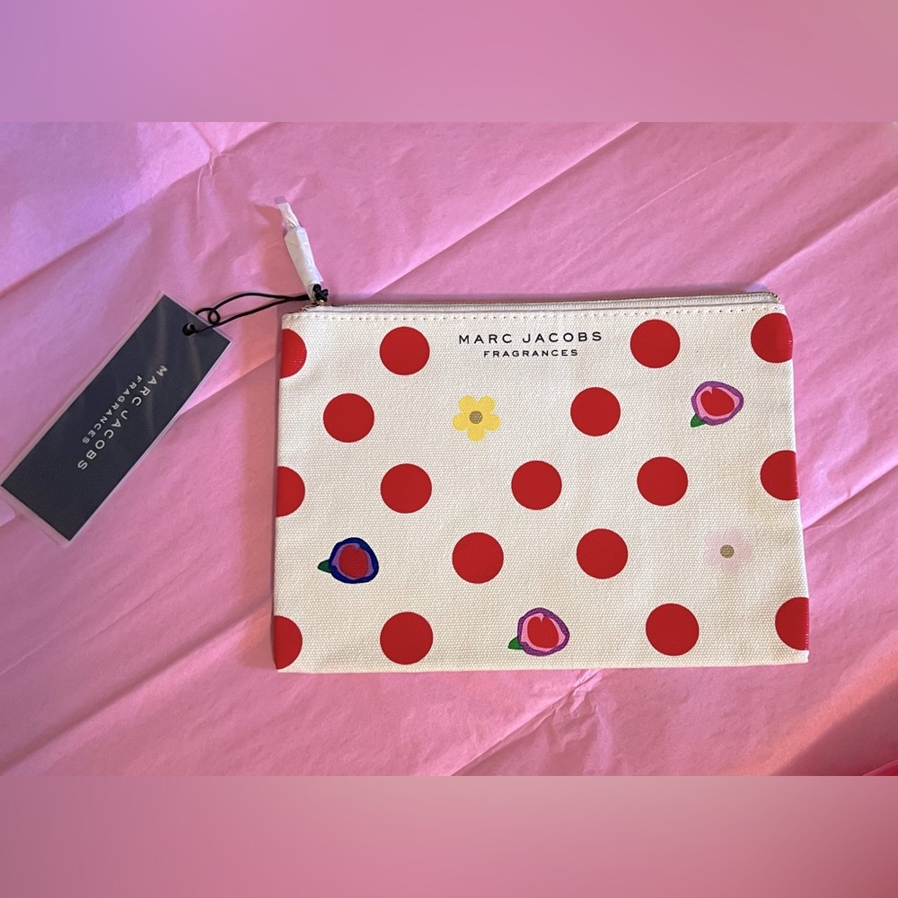NWT MARC JACOBS NWT COSMETIC BAG